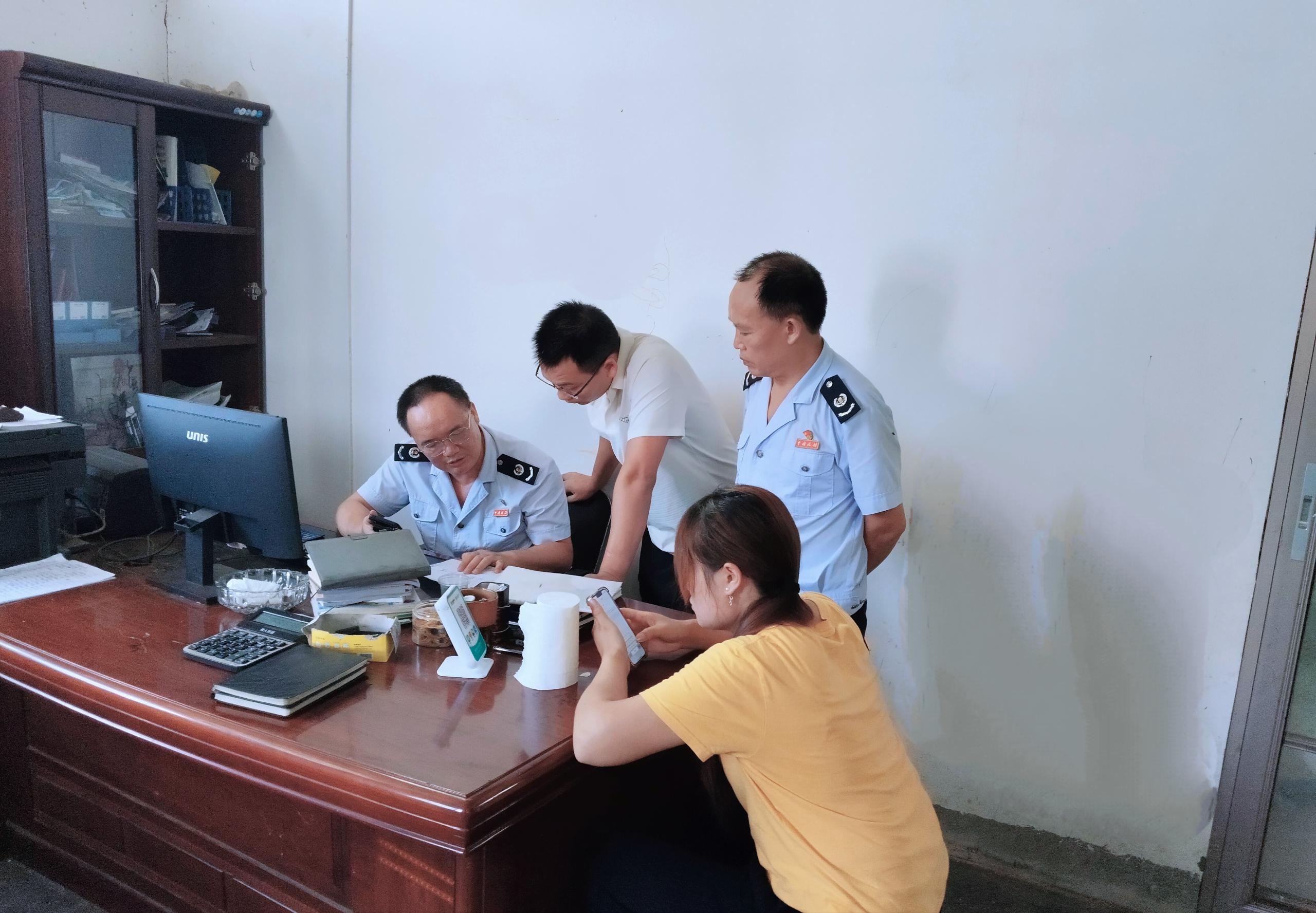 税务人员帮助贵州省国鹏盛汇生态农业有限公司更正申报.jpg